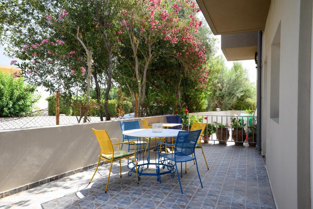 Walk 2 The Beach; Ammoudara Apts Gazi Екстер'єр фото